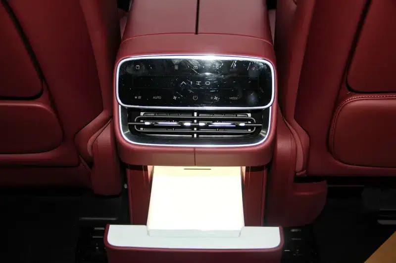 Wenjie M8 2025 Extended Range Ultra 5-Seat 4WD (192-line LiDAR) — миниатюра 23