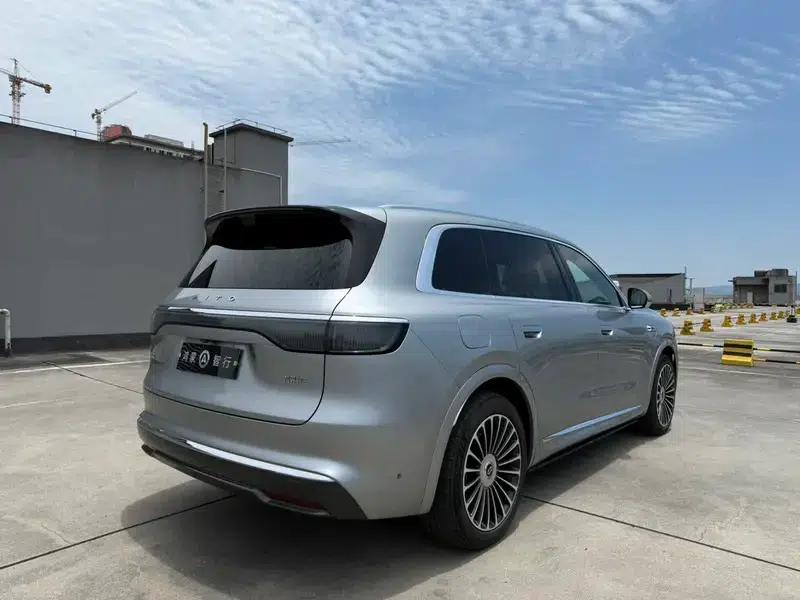 Wenjie M8 2025 Extended Range Ultra 6-Seat 4WD (192-line LiDAR) — миниатюра 5