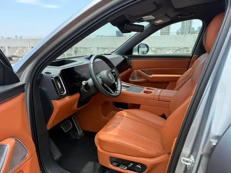 Wenjie M8 2025 Extended Range Ultra 6-Seat 4WD (192-line LiDAR) — миниатюра 8