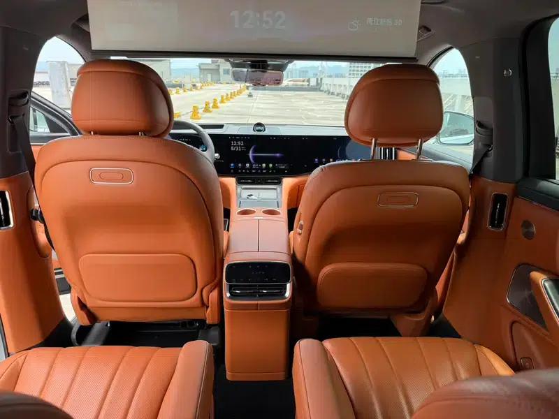 Wenjie M8 2025 Extended Range Ultra 6-Seat 4WD (192-line LiDAR) — миниатюра 10