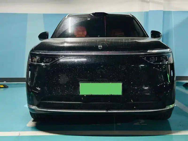 Wenjie M8 2025 Extended Range Max 6-Seat Version (192-line LiDAR) — миниатюра 2