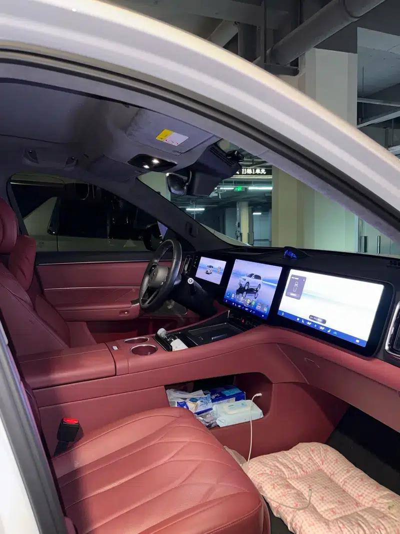 Wenjie M8 2025 Extended Range Max+ 5-Seat 4WD Version (896-line LiDAR) — миниатюра 5