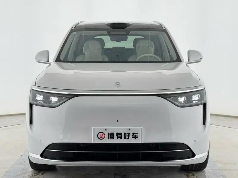 Wenjie M8 2025 Extended Range Max+ 5-Seat 4WD Version (192-line LiDAR) — миниатюра 2