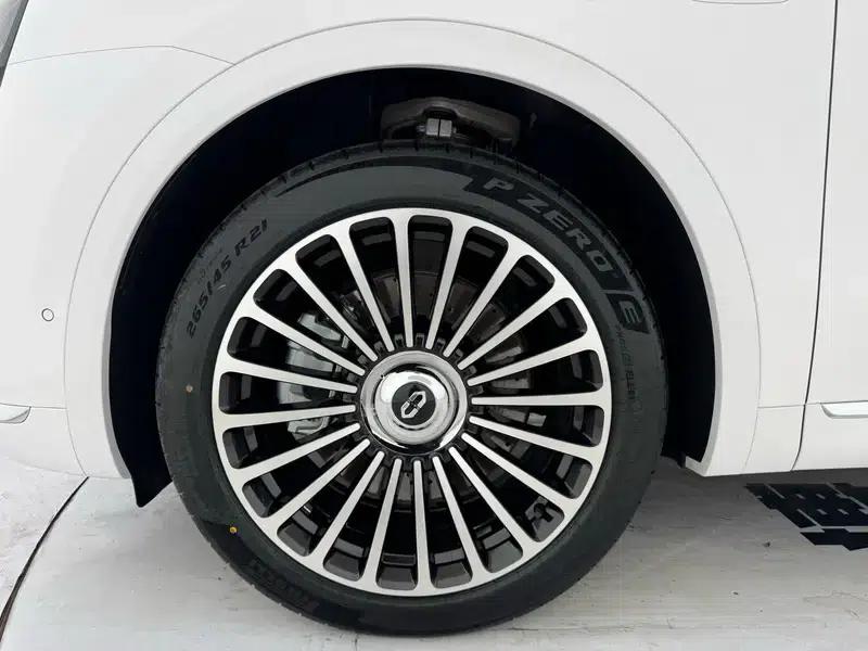 Wenjie M8 2025 Extended Range Max+ 5-Seat 4WD Version (192-line LiDAR) — миниатюра 11