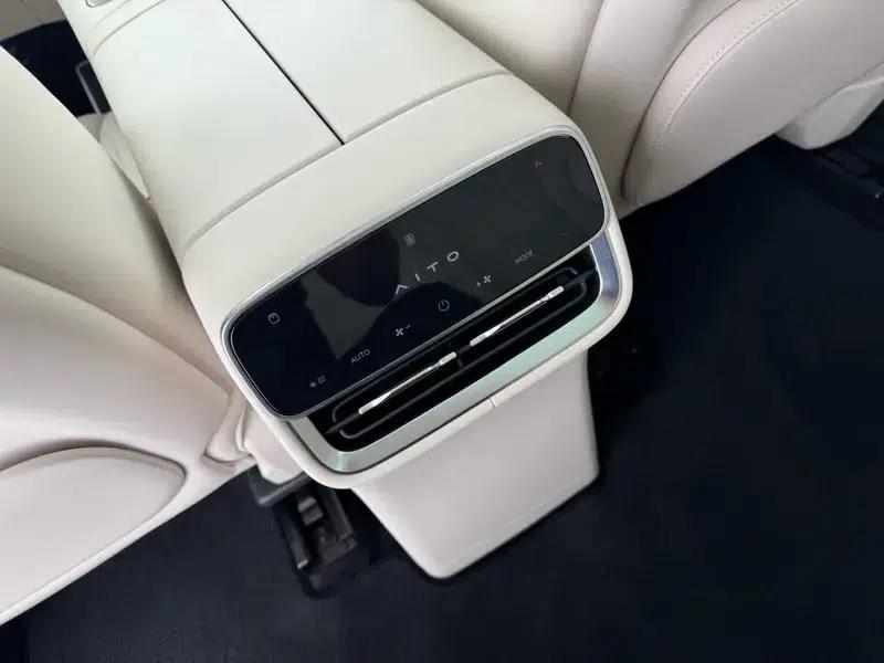 Wenjie M8 2025 Extended Range Max+ 5-Seat 4WD Version (192-line LiDAR) — миниатюра 12