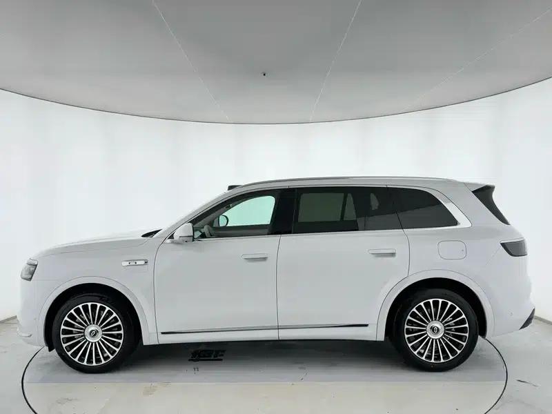 Wenjie M8 2025 Extended Range Max+ 5-Seat 4WD Version (192-line LiDAR) — миниатюра 4