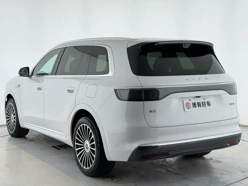 Wenjie M8 2025 Extended Range Max+ 5-Seat 4WD Version (192-line LiDAR) — миниатюра 5