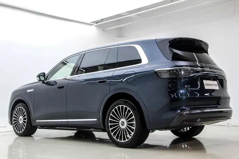 Wenjie M8 2025 Extended Range Ultra 5-Seat 4WD (192-line LiDAR) — миниатюра 4
