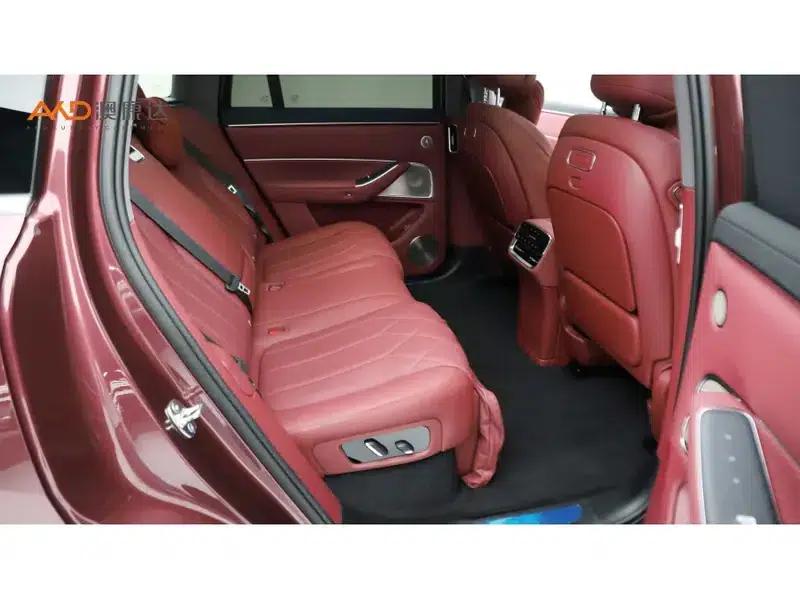 Wenjie M8 2025 Extended Range Ultra 5-Seat 4WD (192-line LiDAR) — миниатюра 8
