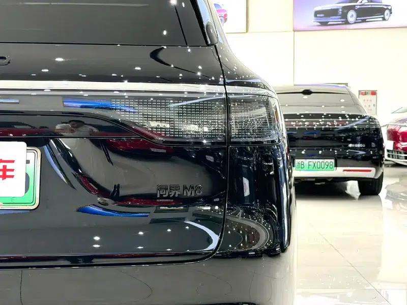 Wenjie M8 2025 Extended Range Max 6-Seat Version (192-line LiDAR) — миниатюра 12