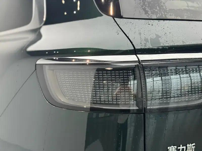 Wenjie M8 2025 Extended Range Ultra 6-Seat 4WD (192-line LiDAR) — миниатюра 13