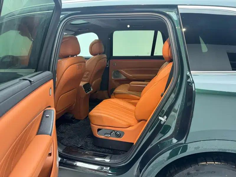Wenjie M8 2025 Extended Range Ultra 6-Seat 4WD (192-line LiDAR) — миниатюра 18