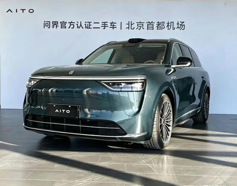 Wenjie M8 2025 Extended Range Ultra 5-Seat 4WD (192-line LiDAR) — миниатюра 1