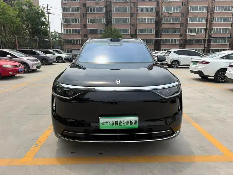 Wenjie M8 2025 Extended Range Max 5-Seat Version (192-line LiDAR) — миниатюра 2