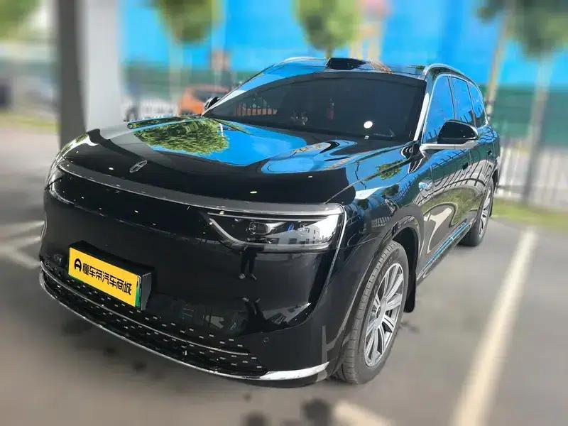 Wenjie M8 2025 Extended Range Max+ 6-Seat 4WD Version (192-line LiDAR) — миниатюра 1