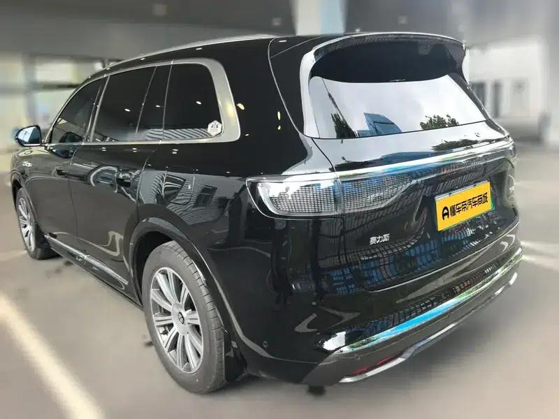 Wenjie M8 2025 Extended Range Max+ 6-Seat 4WD Version (192-line LiDAR) — миниатюра 6