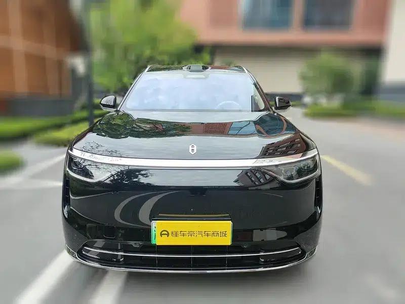 Wenjie M8 2025 Extended Range Ultra 5-Seat 4WD (192-line LiDAR) — миниатюра 2