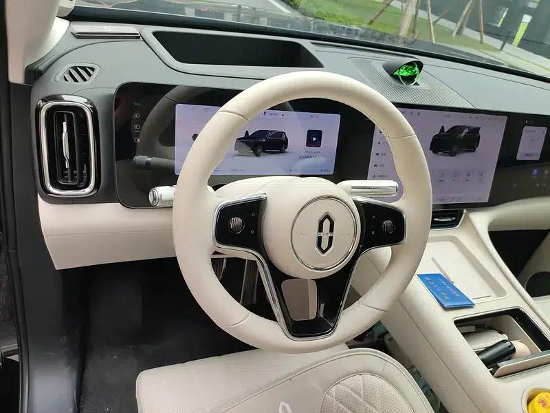 Wenjie M8 2025 Extended Range Ultra 5-Seat 4WD (192-line LiDAR) — миниатюра 11
