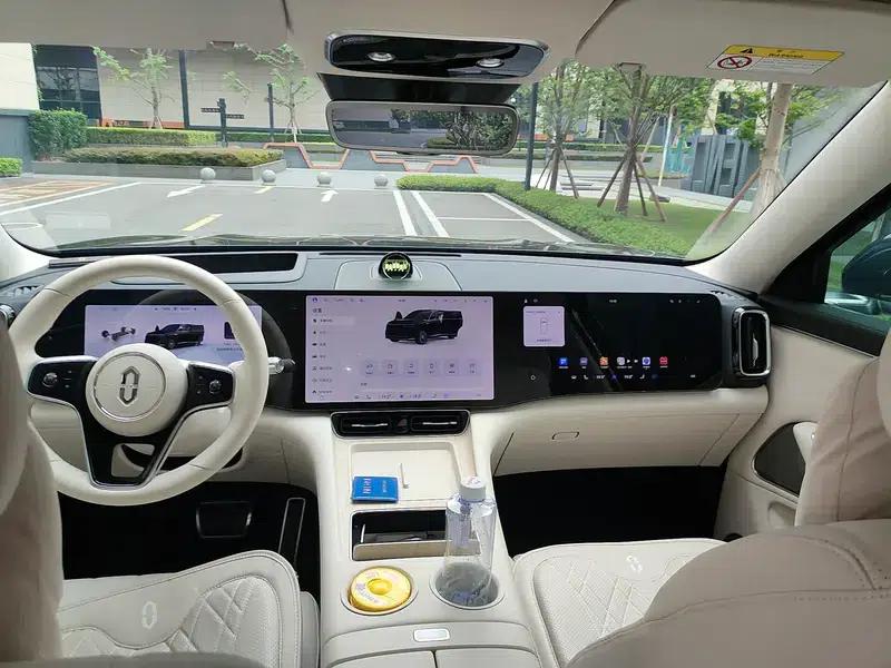 Wenjie M8 2025 Extended Range Ultra 5-Seat 4WD (192-line LiDAR) — миниатюра 12