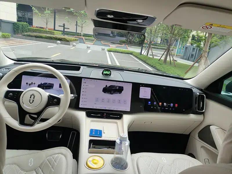 Wenjie M8 2025 Extended Range Ultra 5-Seat 4WD (192-line LiDAR) — миниатюра 14