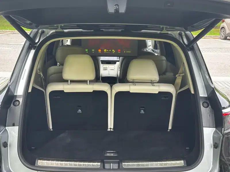 Wenjie M8 2025 Extended Range Ultra 6-Seat 4WD (192-line LiDAR) — миниатюра 19