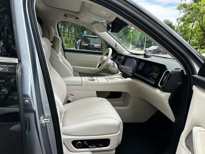 Wenjie M8 2025 Extended Range Ultra 6-Seat 4WD (192-line LiDAR) — миниатюра 20