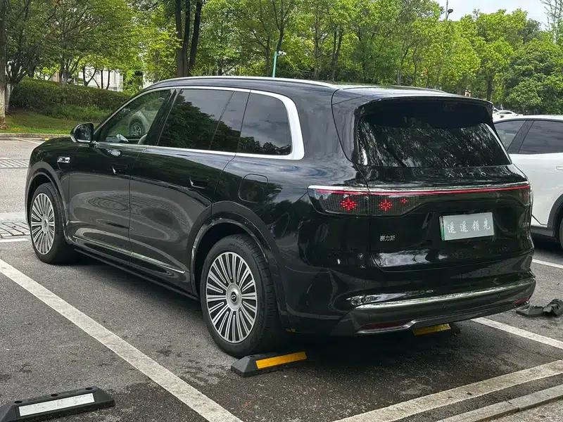 Wenjie M8 2025 Extended Range Ultra 6-Seat 4WD (192-line LiDAR) — миниатюра 4