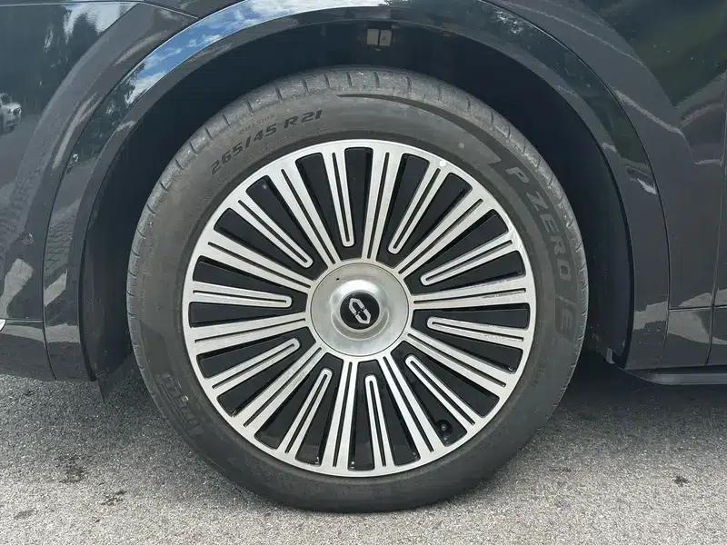 Wenjie M8 2025 Extended Range Ultra 6-Seat 4WD (192-line LiDAR) — миниатюра 7