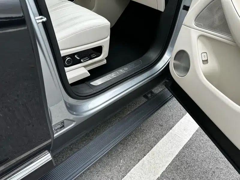 Wenjie M8 2025 Extended Range Ultra 6-Seat 4WD (192-line LiDAR) — миниатюра 9