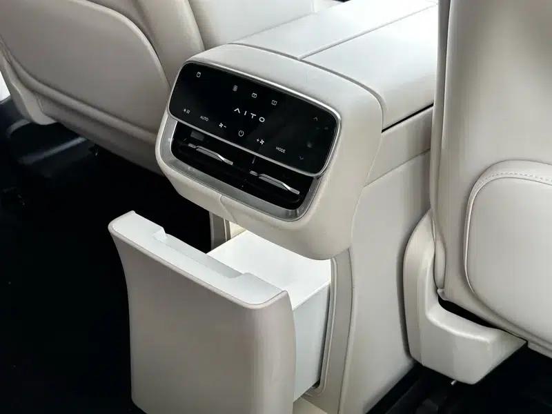 Wenjie M8 2025 Extended Range Ultra 6-Seat 4WD (192-line LiDAR) — миниатюра 10