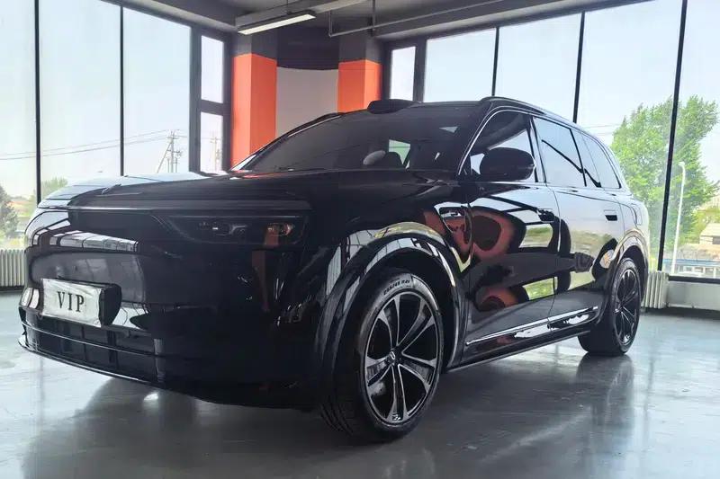 Wenjie M8 2025 Extended Range Ultra 5-Seat 4WD (192-line LiDAR) — миниатюра 1