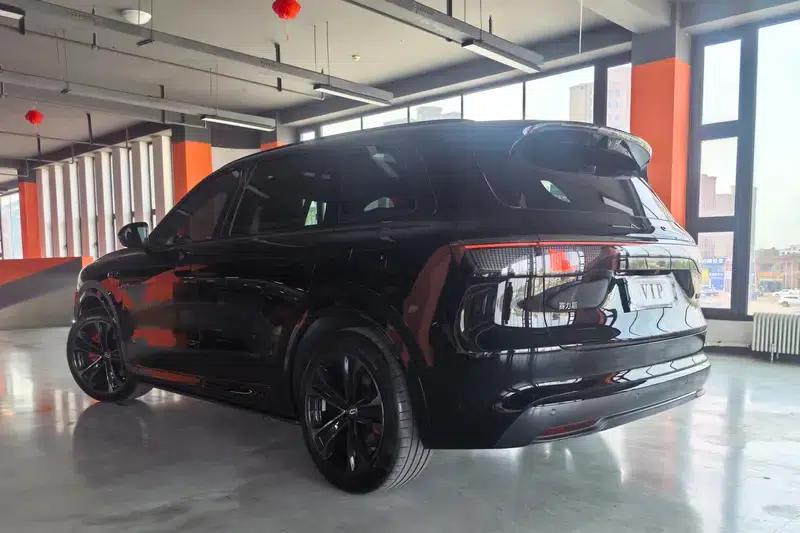 Wenjie M8 2025 Extended Range Ultra 5-Seat 4WD (192-line LiDAR) — миниатюра 4