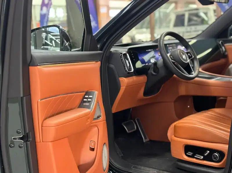Wenjie M8 2025 Extended Range Ultra 6-Seat 4WD (192-line LiDAR) — миниатюра 11
