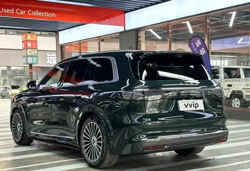 Wenjie M8 2025 Extended Range Ultra 6-Seat 4WD (192-line LiDAR) — миниатюра 4