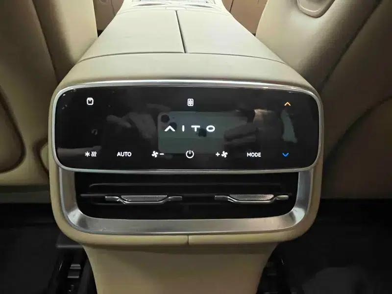 Wenjie M8 2025 Extended Range Max+ 6-Seat 4WD Version (192-line LiDAR) — миниатюра 12