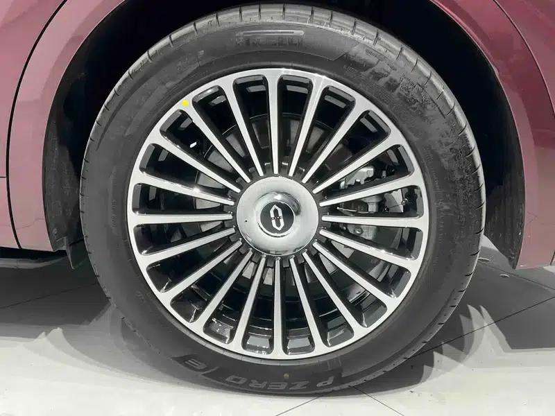Wenjie M8 2025 Extended Range Max+ 6-Seat 4WD Version (192-line LiDAR) — миниатюра 16