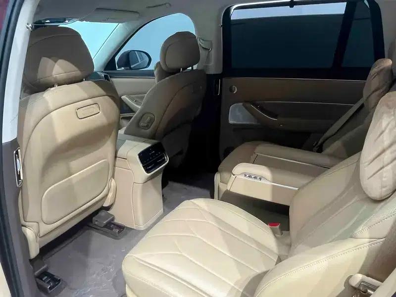 Wenjie M8 2025 Extended Range Max+ 6-Seat 4WD Version (192-line LiDAR) — миниатюра 22