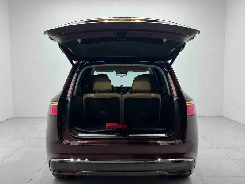 Wenjie M8 2025 Extended Range Max+ 6-Seat 4WD Version (192-line LiDAR) — миниатюра 23