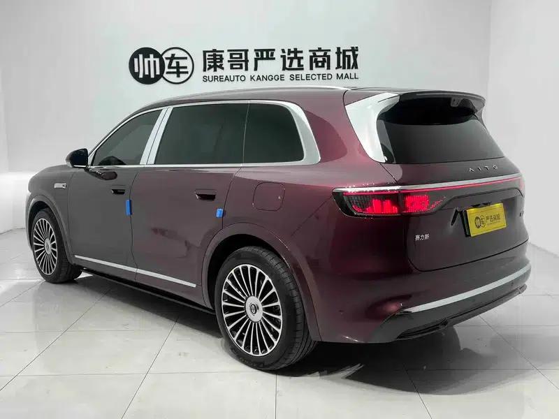Wenjie M8 2025 Extended Range Max+ 6-Seat 4WD Version (192-line LiDAR) — миниатюра 4