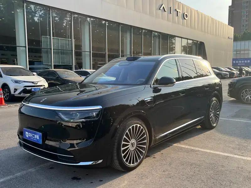 Wenjie M8 2025 Extended Range Ultra 6-Seat 4WD (192-line LiDAR) — миниатюра 1