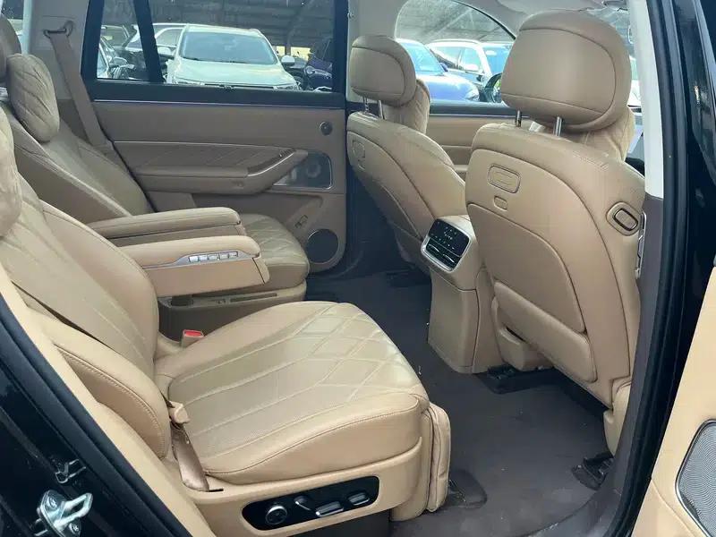 Wenjie M8 2025 Extended Range Ultra 6-Seat 4WD (192-line LiDAR) — миниатюра 9