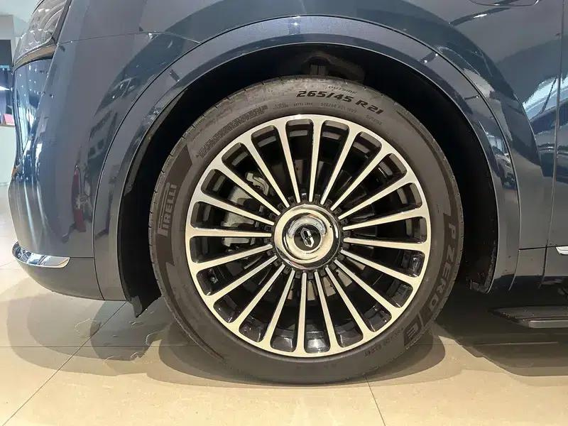Wenjie M8 2025 Extended Range Ultra 5-Seat 4WD (192-line LiDAR) — миниатюра 11