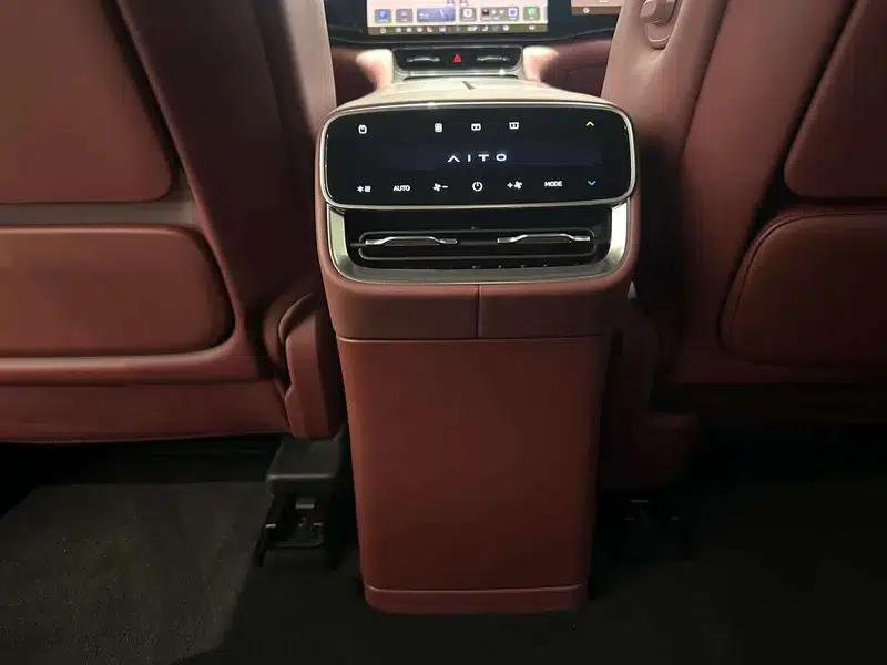 Wenjie M8 2025 Extended Range Ultra 5-Seat 4WD (192-line LiDAR) — миниатюра 14