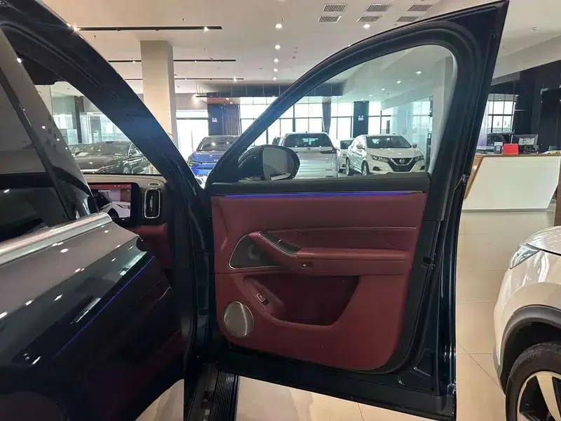 Wenjie M8 2025 Extended Range Ultra 5-Seat 4WD (192-line LiDAR) — миниатюра 35