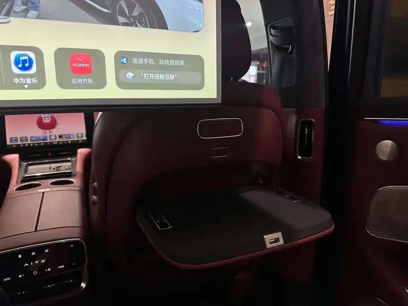 Wenjie M8 2025 Extended Range Ultra 5-Seat 4WD (192-line LiDAR) — миниатюра 36