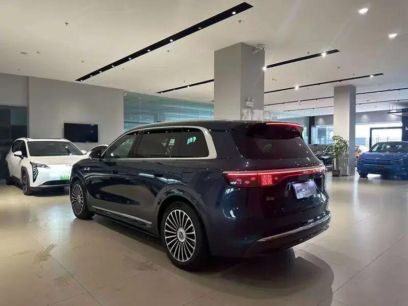Wenjie M8 2025 Extended Range Ultra 5-Seat 4WD (192-line LiDAR) — миниатюра 5