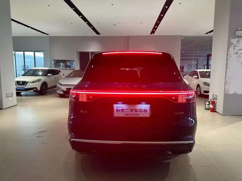 Wenjie M8 2025 Extended Range Ultra 5-Seat 4WD (192-line LiDAR) — миниатюра 6