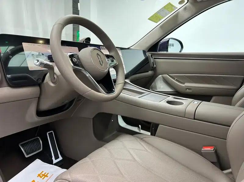 Wenjie M8 2025 Extended Range Max+ 6-Seat 4WD Version (192-line LiDAR) — миниатюра 17