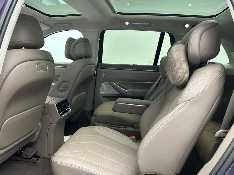 Wenjie M8 2025 Extended Range Max+ 6-Seat 4WD Version (192-line LiDAR) — миниатюра 18