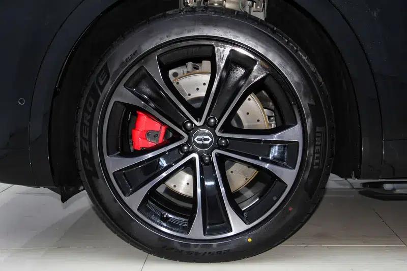 Wenjie M8 2025 Extended Range Ultra 5-Seat 4WD (192-line LiDAR) — миниатюра 12